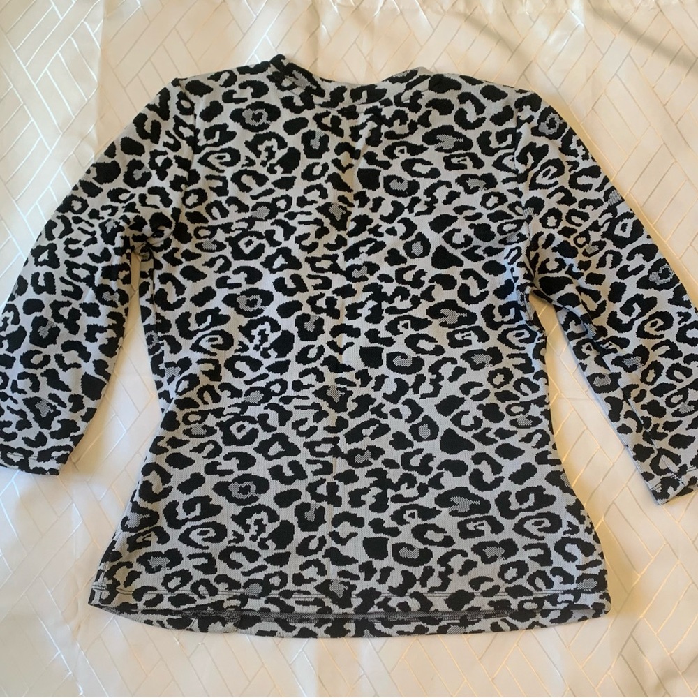 Marc New York Andrew Marc leopard knit 3/4 sleeve black white designer print - Picture 2 of 6